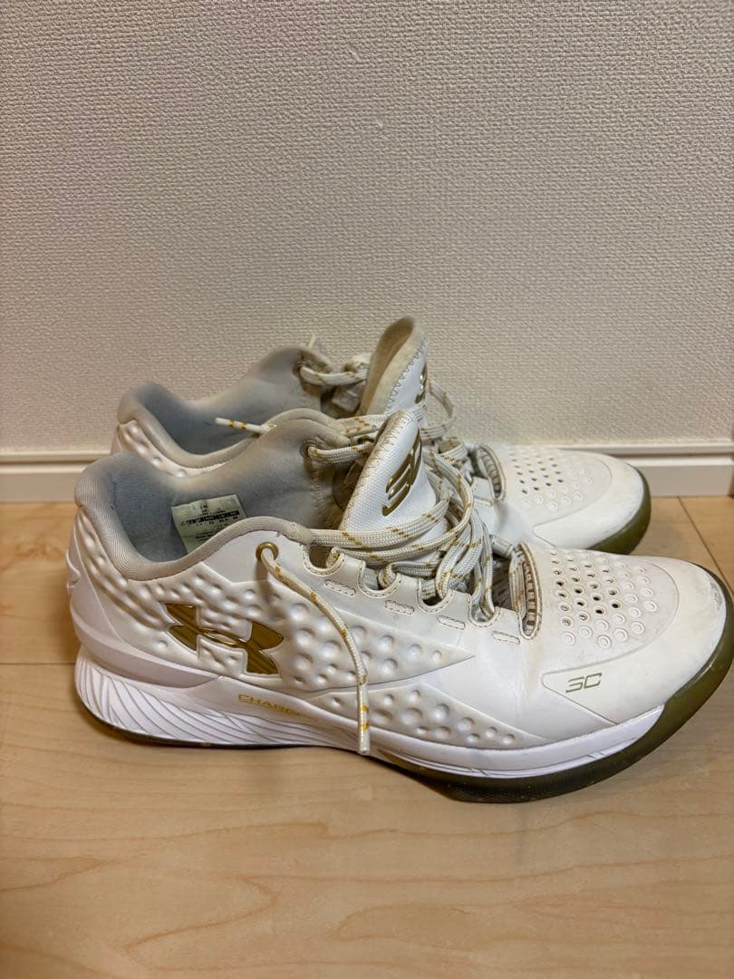シューズ(男性用) UNDER ARMOUR CURRY 1 LOW WHITE GOLD