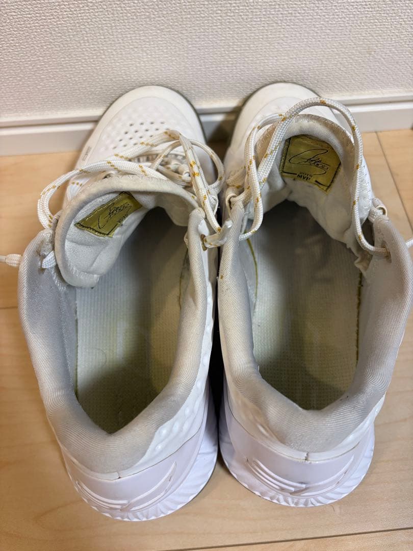 シューズ(男性用) UNDER ARMOUR CURRY 1 LOW WHITE GOLD