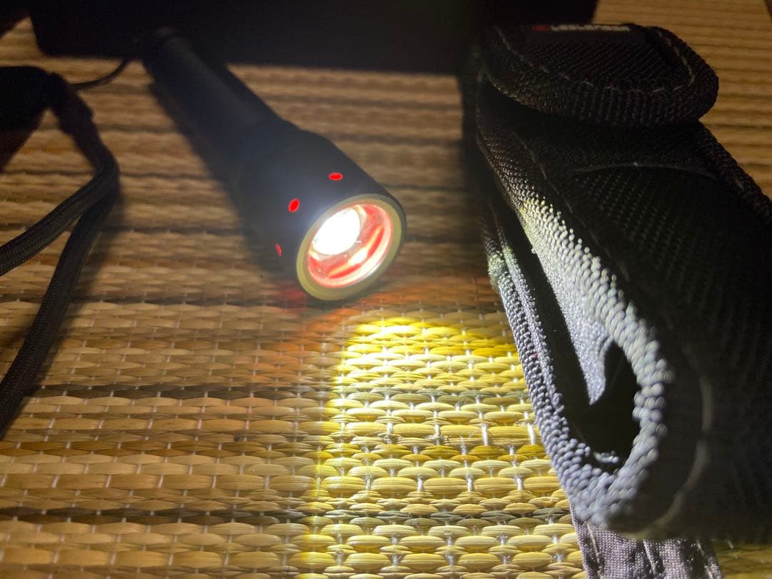 LEDLENSER P5R懐中電灯 黒色 本体・ホルダー・充電機ケース付き