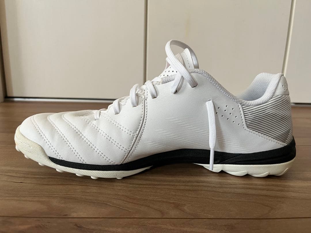 ASICS CALCETTO フットサルシューズ ホワイト/レッド　27センチ