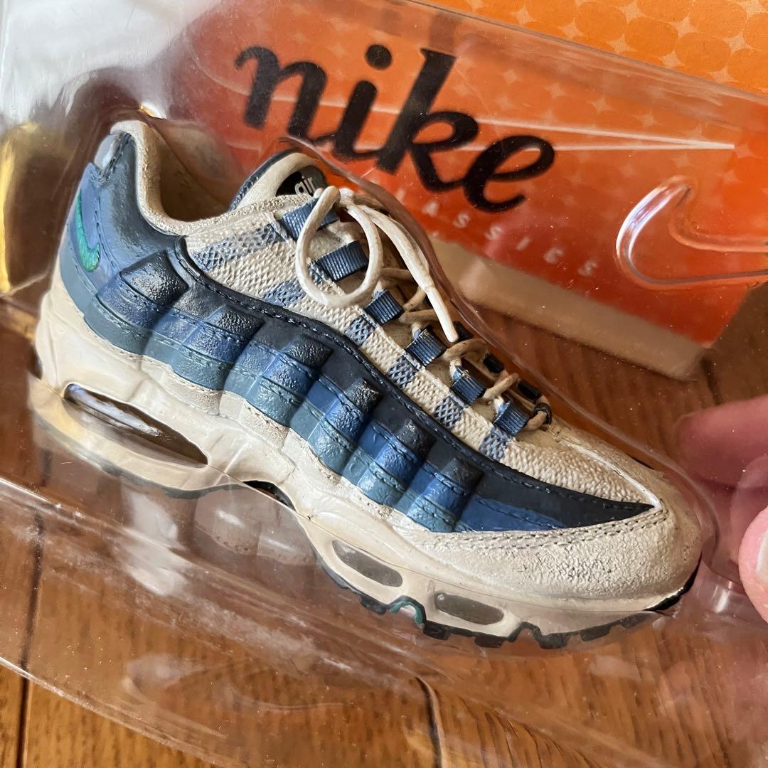 NIKE スニーカー　フィギュア　AIRMAX95 LDV waffle
