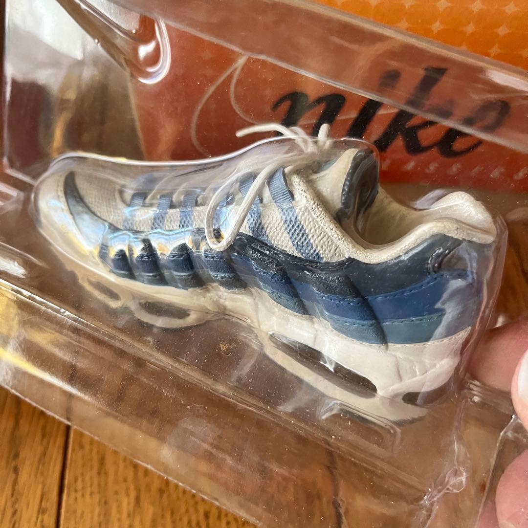 NIKE スニーカー　フィギュア　AIRMAX95 LDV waffle