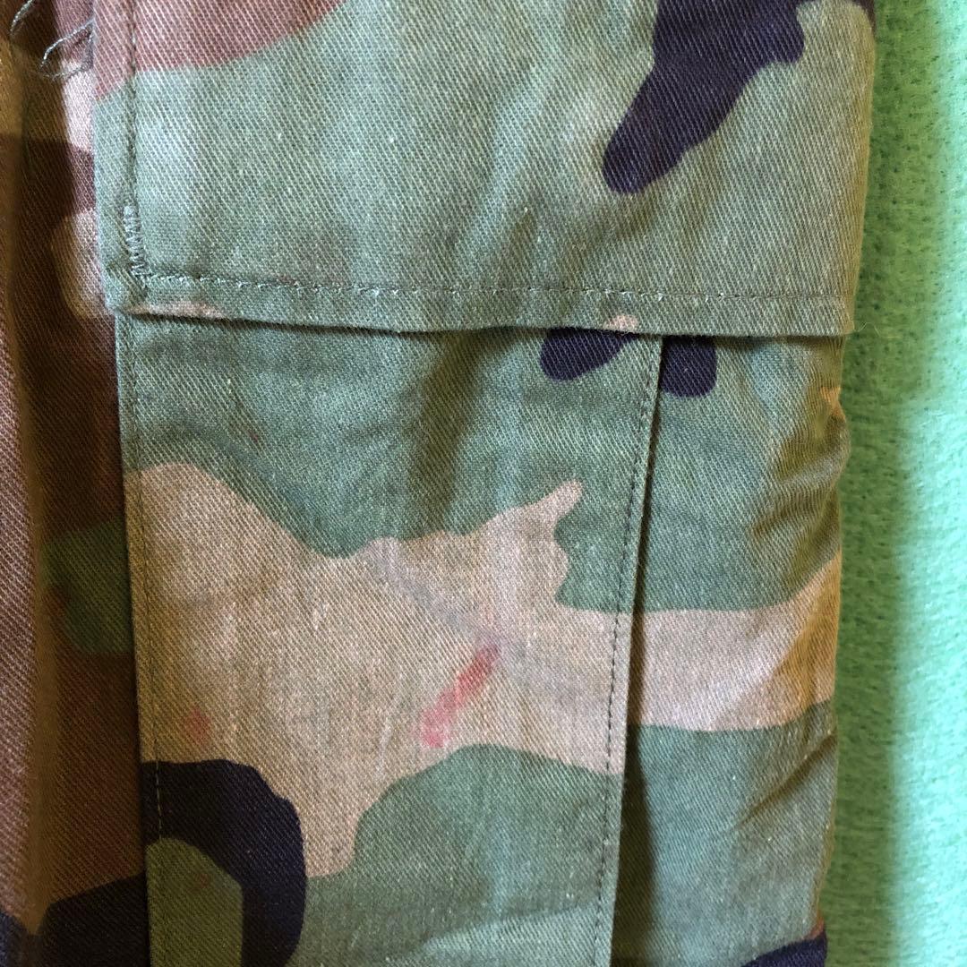 た33 ● 米軍 実物 80年代ウッドランドカモ カーゴパンツ前ポタン４個