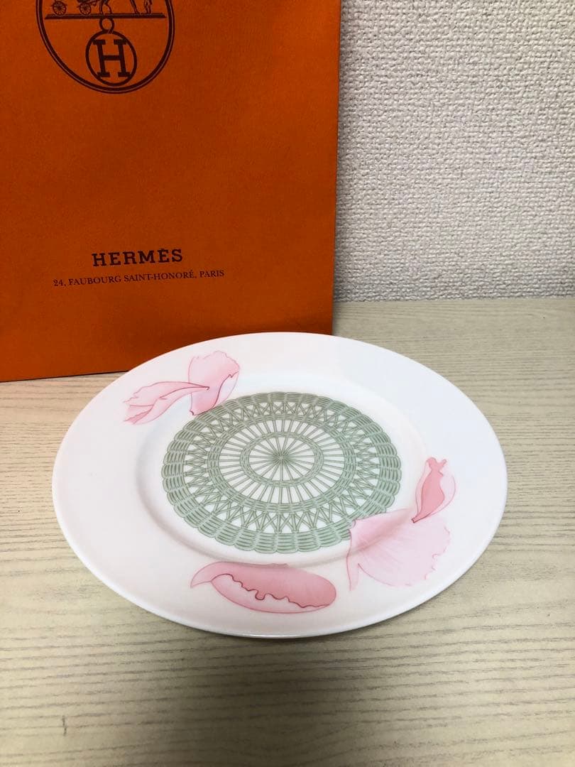 エルメス ピヴォワンヌ 芍薬 プレート 皿 1枚。