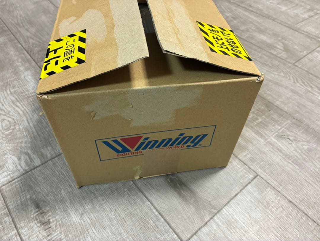 新品未使用Winningボクシンググローブ8oz ネーム入