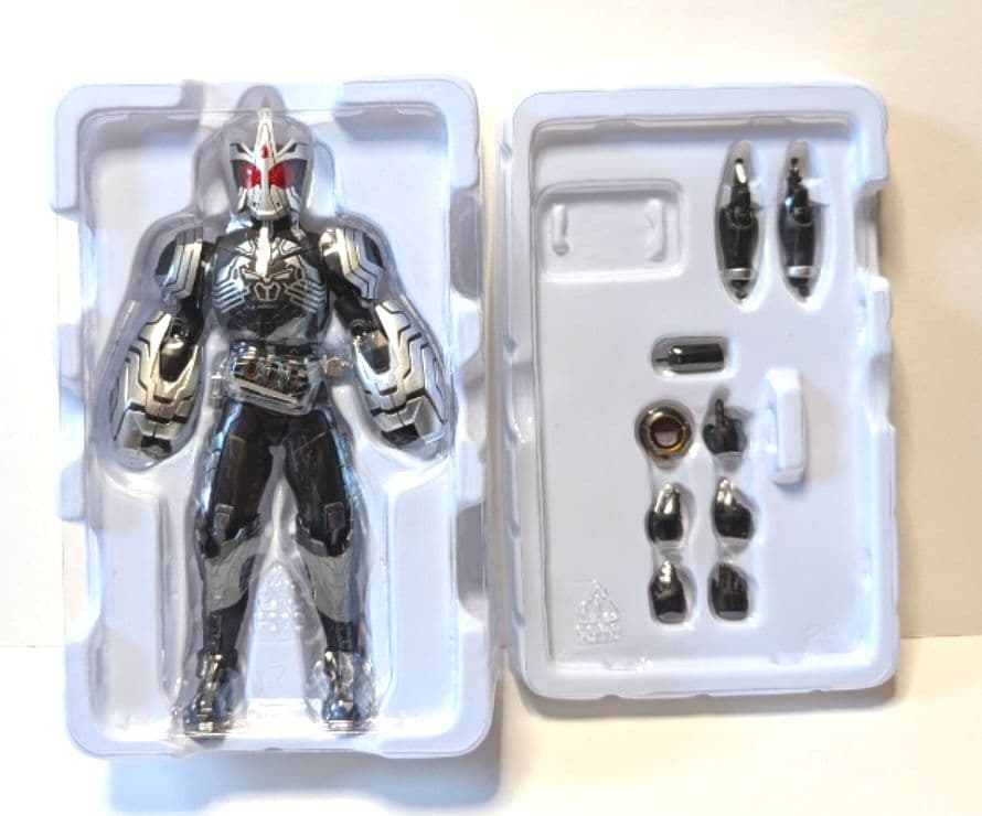 【最終値下】S.H.フィギュアーツ真骨彫製法 仮面ライダーオーズ サゴーゾコンボ