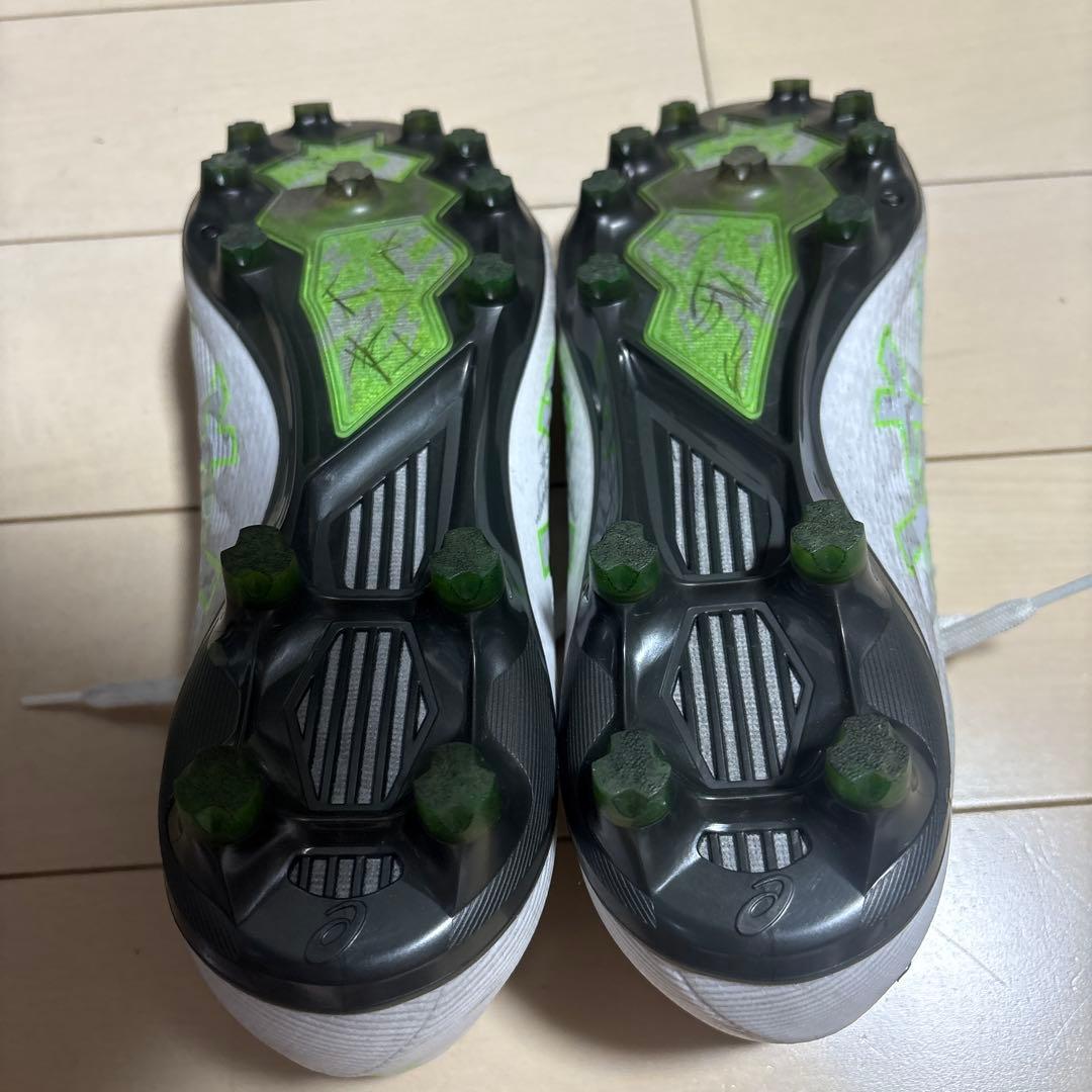 ASICS アクロス