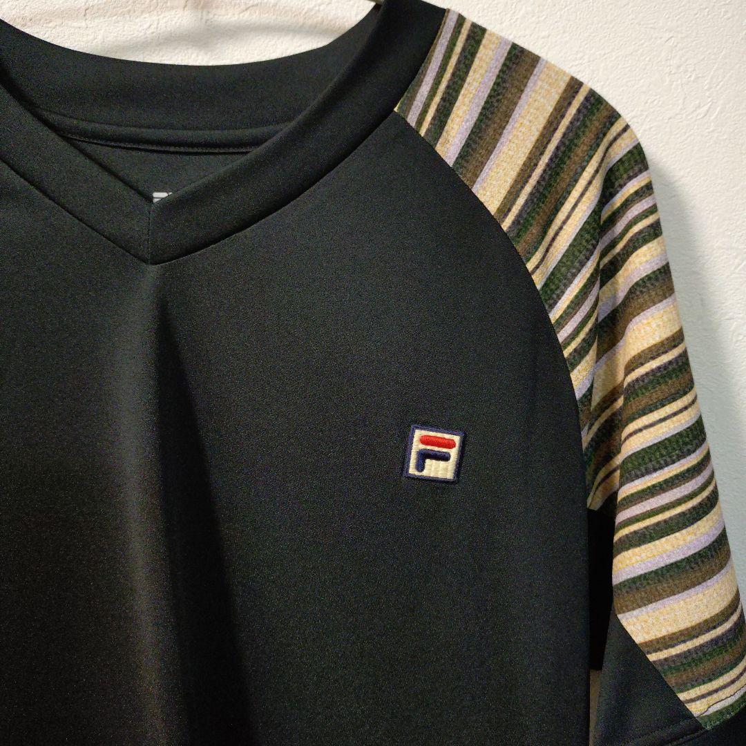 FILA VネックTシャツ Mサイズ ブラック/ストライプ