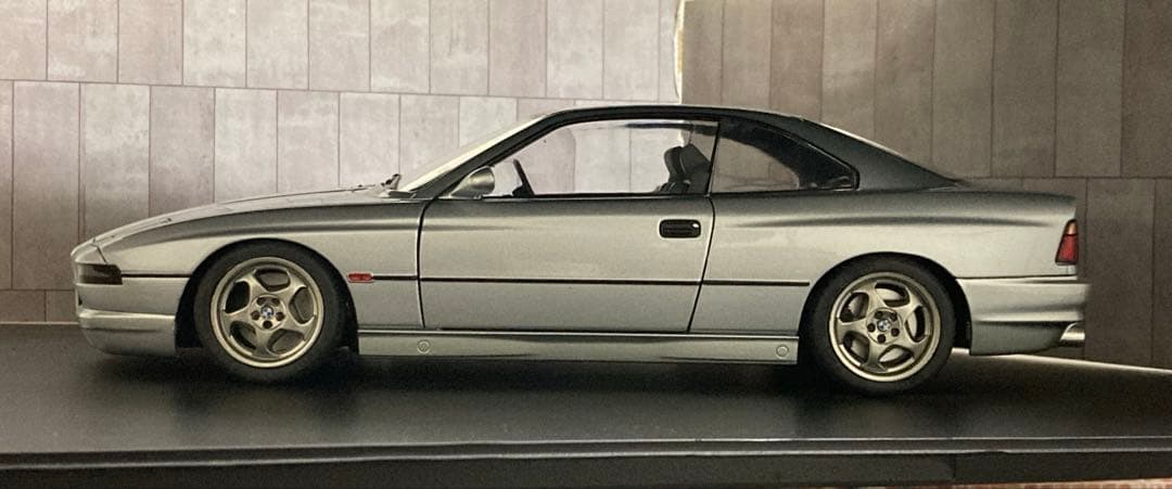 ソリード 1/18  E31 850CSi ミニカー