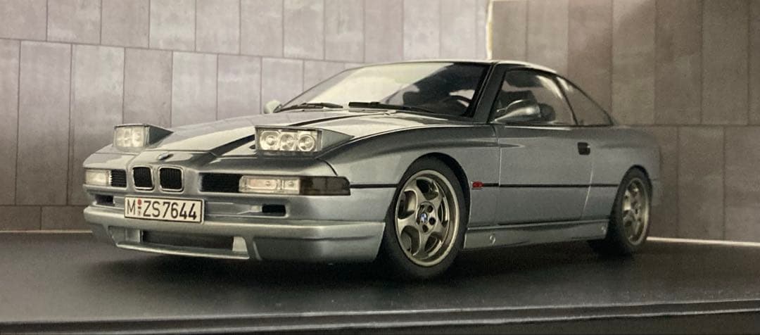 ソリード 1/18  E31 850CSi ミニカー