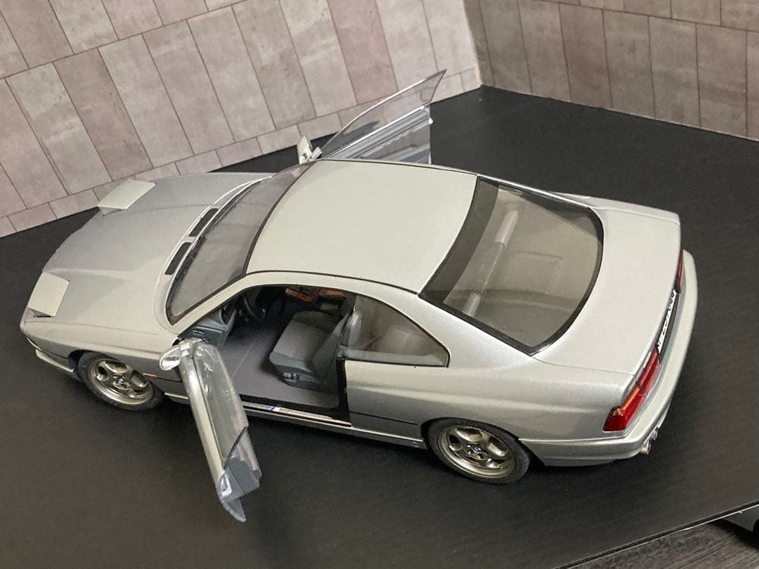ソリード 1/18  E31 850CSi ミニカー
