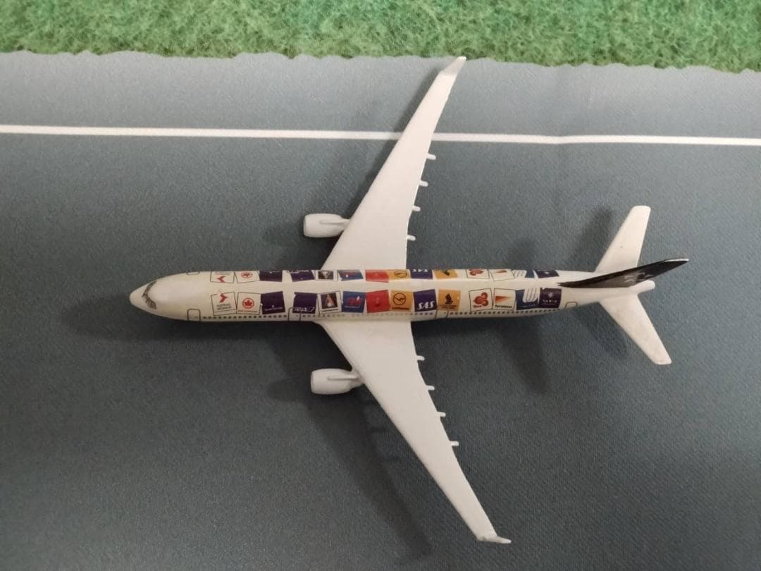 【レア品】シャバク 1/600 オーストリア航空 A330-200スタアラ塗装