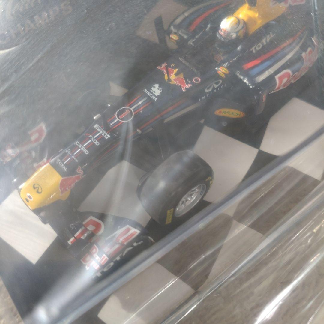 レッドブルレーシング RB7 セバスチャン・ベッテル 2011