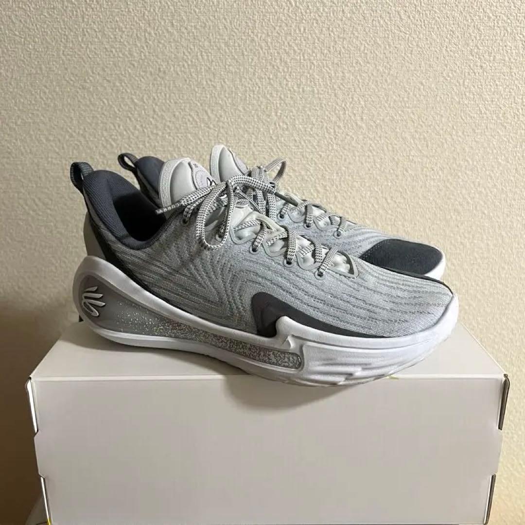 UNDER ARMOR Curry12 グレー