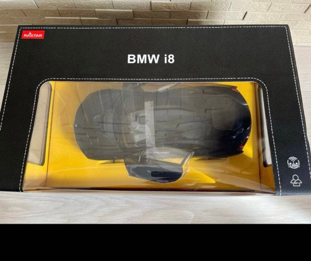【新品　未開封】　 i8 ラジコン　クリスマスプレゼント　おもちゃ