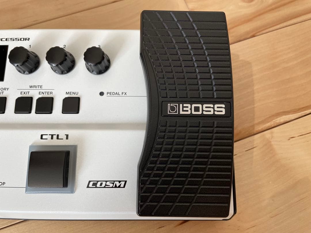 美品　限定カラー　BOSS GT-1 ホワイト　教則本付