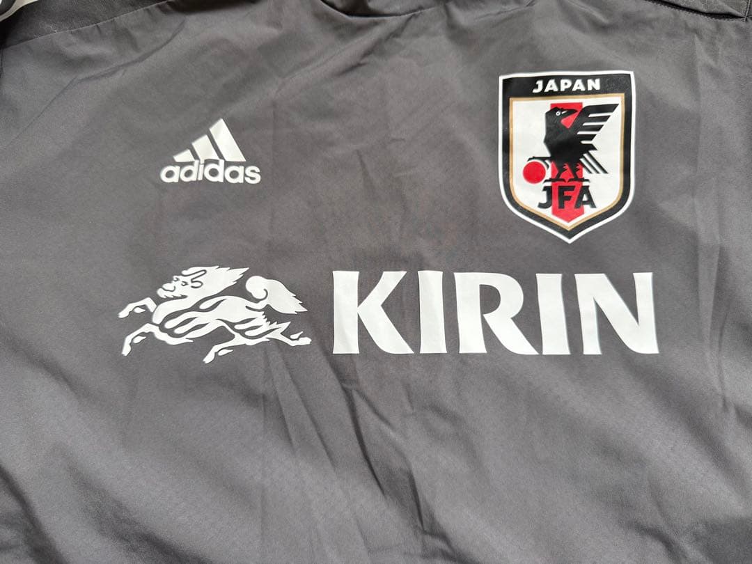 【選手着用品】サッカー日本代表 ピステ XL グレー