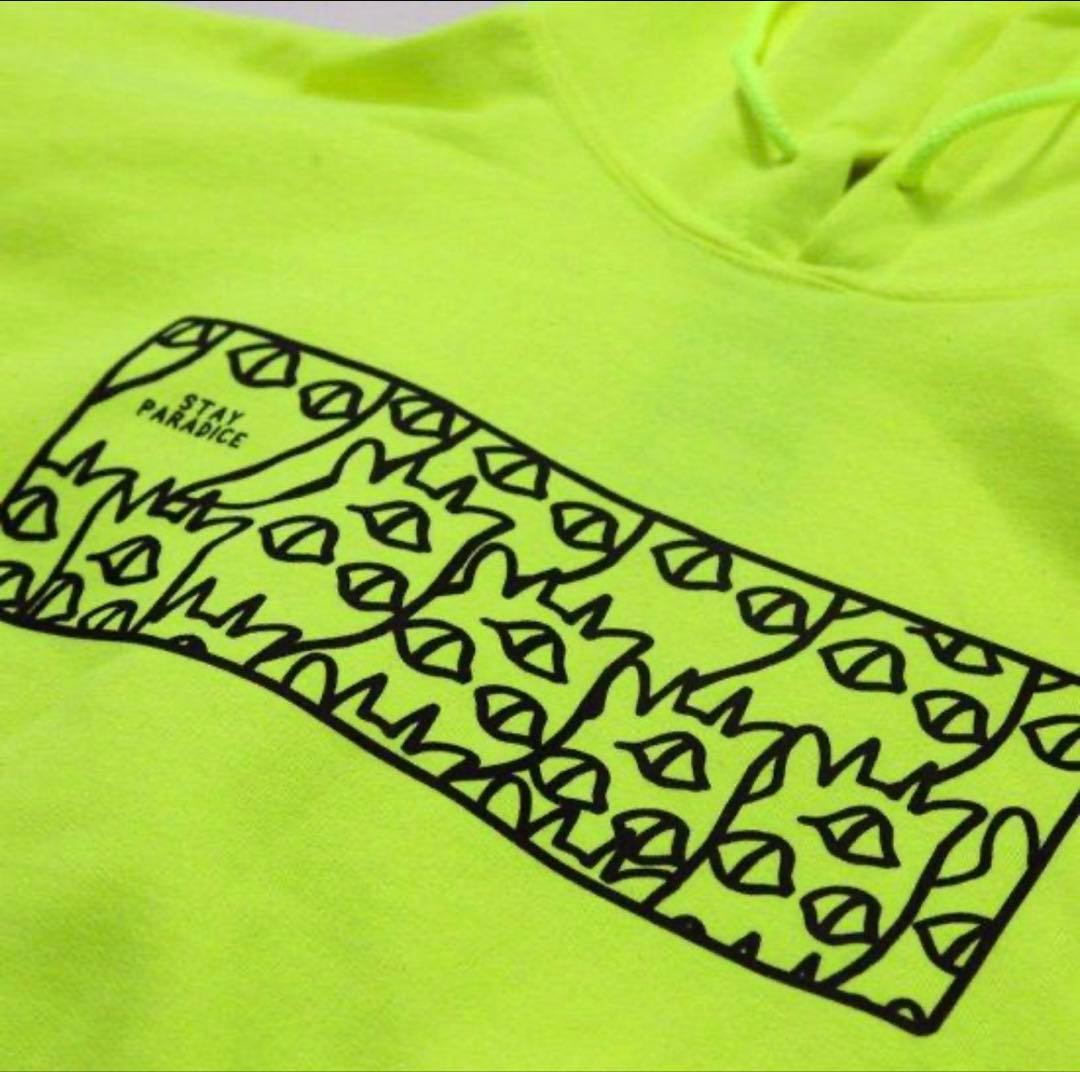 【KM4K カモシカ】HOOD WINDOW 　　 セーフティグリーン パーカー