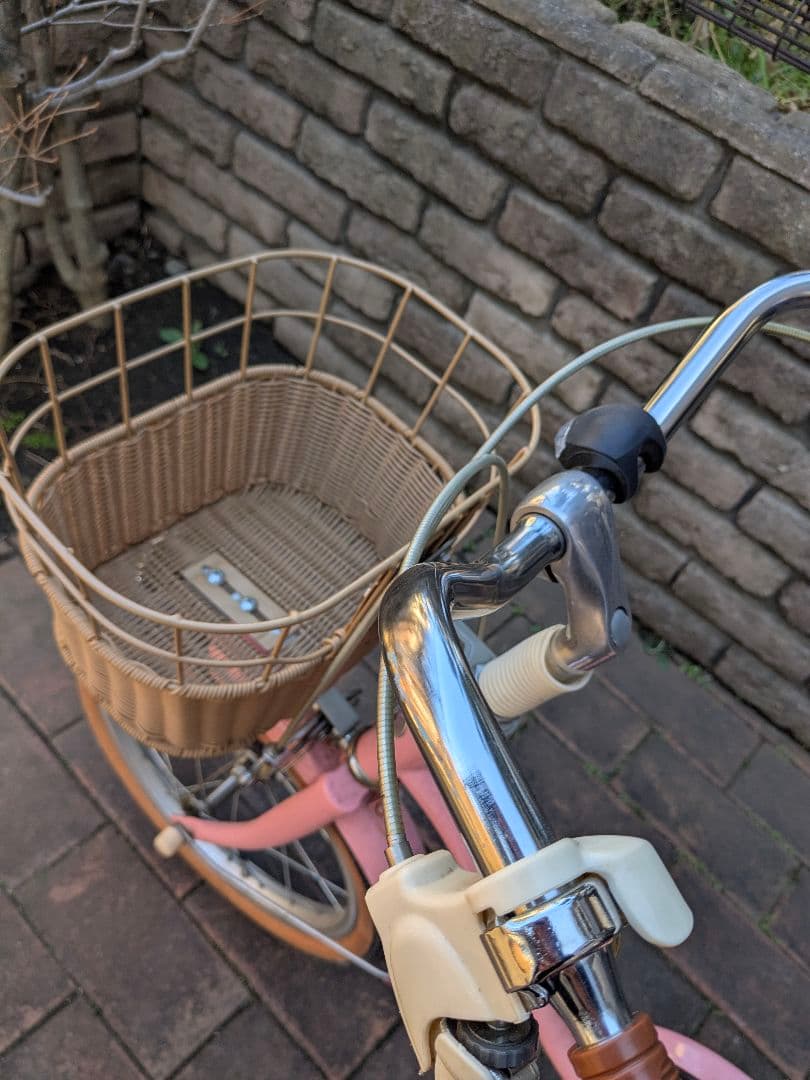 子ども自転車　ブリヂストン 16インチ ハッチ ピンク　ヘルメット付
