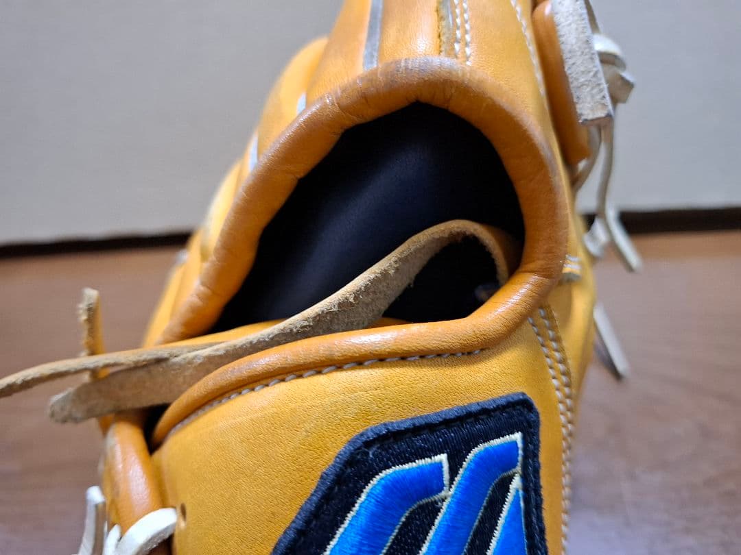 ミズノ MIZUNO グローブ【BUW LEAGUE】プロフェッショナル 右利