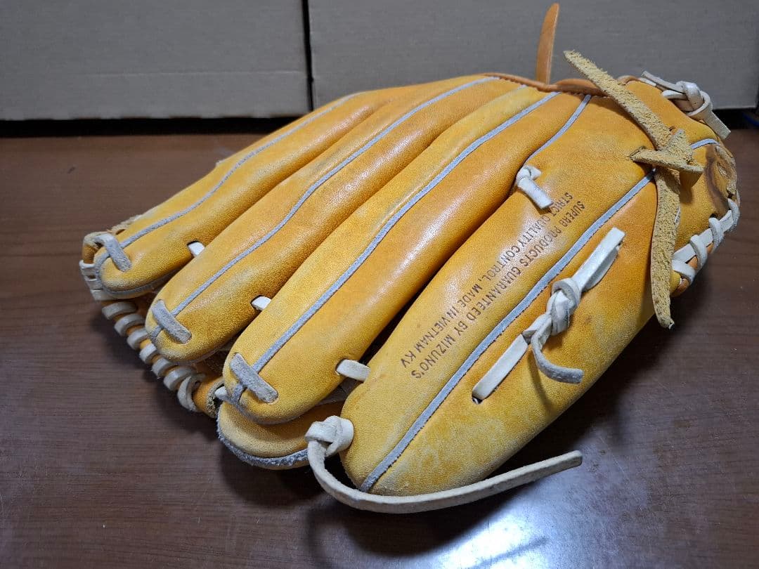 ミズノ MIZUNO グローブ【BUW LEAGUE】プロフェッショナル 右利