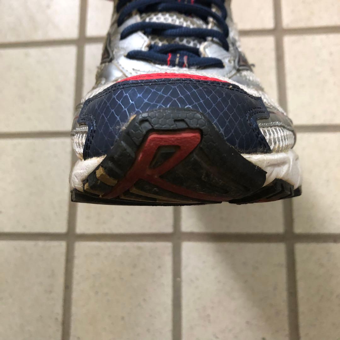 Mizuno Wave Rider 14 シルバー 27.0cm