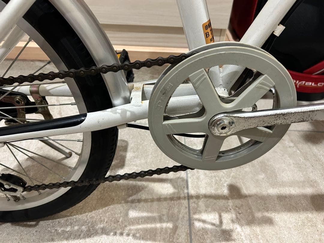 6段ギア変速付き折りたたみ自転車 ホワイト