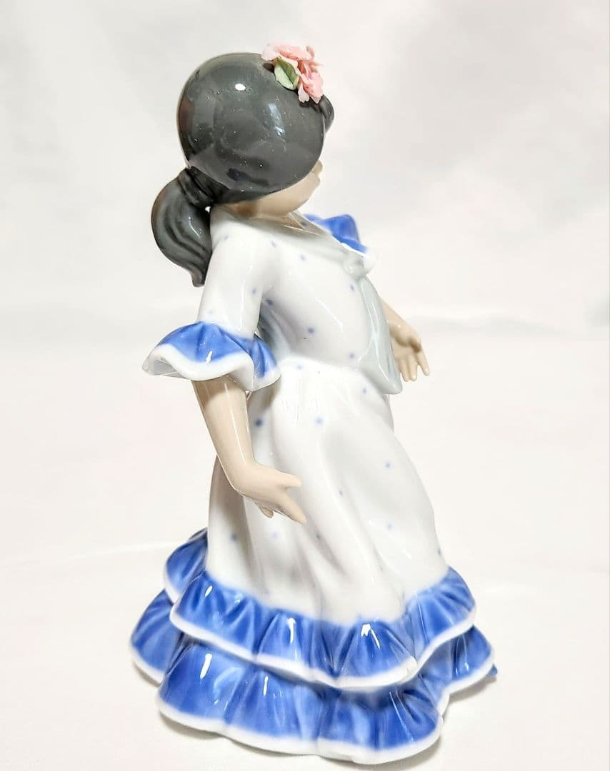 プルメリアリヤドロ【美品・箱入り】フィギュリン《リトルダンサー・ファニータ