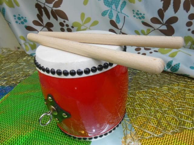 (送料無料18.980円　Rエイサー沖縄大太鼓25cm*30cm 撥二本付