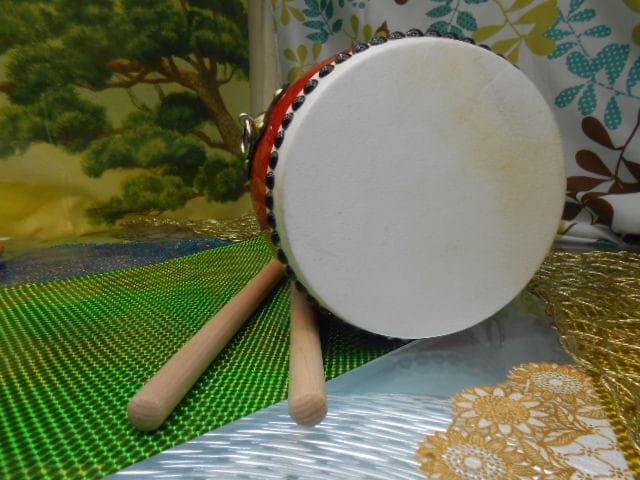 (送料無料18.980円　Rエイサー沖縄大太鼓25cm*30cm 撥二本付