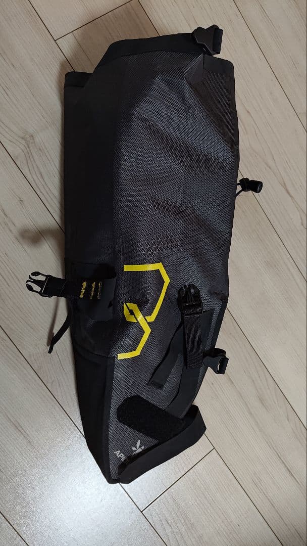 apidura サドルバッグ dry expedition 9L