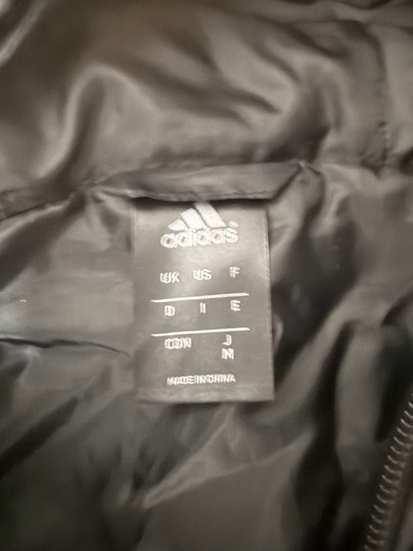 adidas フード付きダウンジャケット 黒