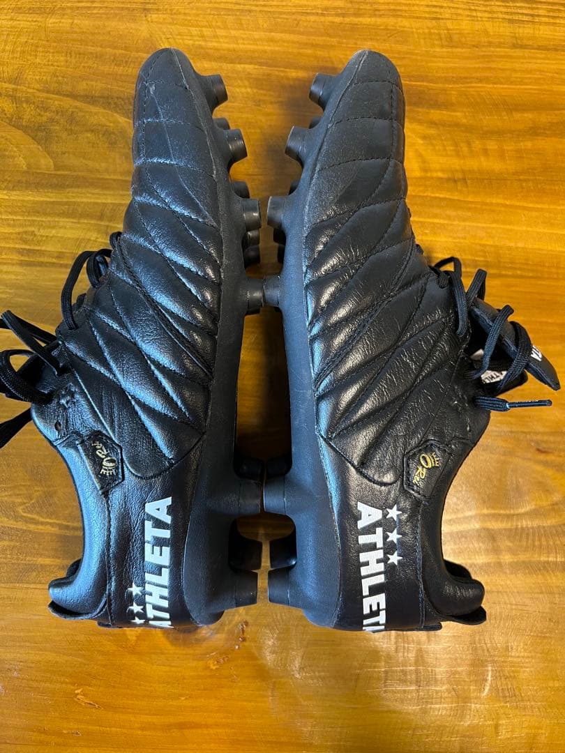ATHLETA ブラック サッカーシューズ　牛革