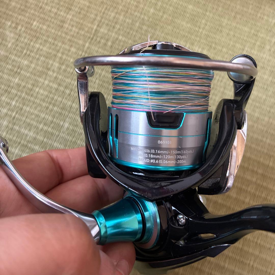 Daiwa Emeraldas LT 2500S-H-DH リール