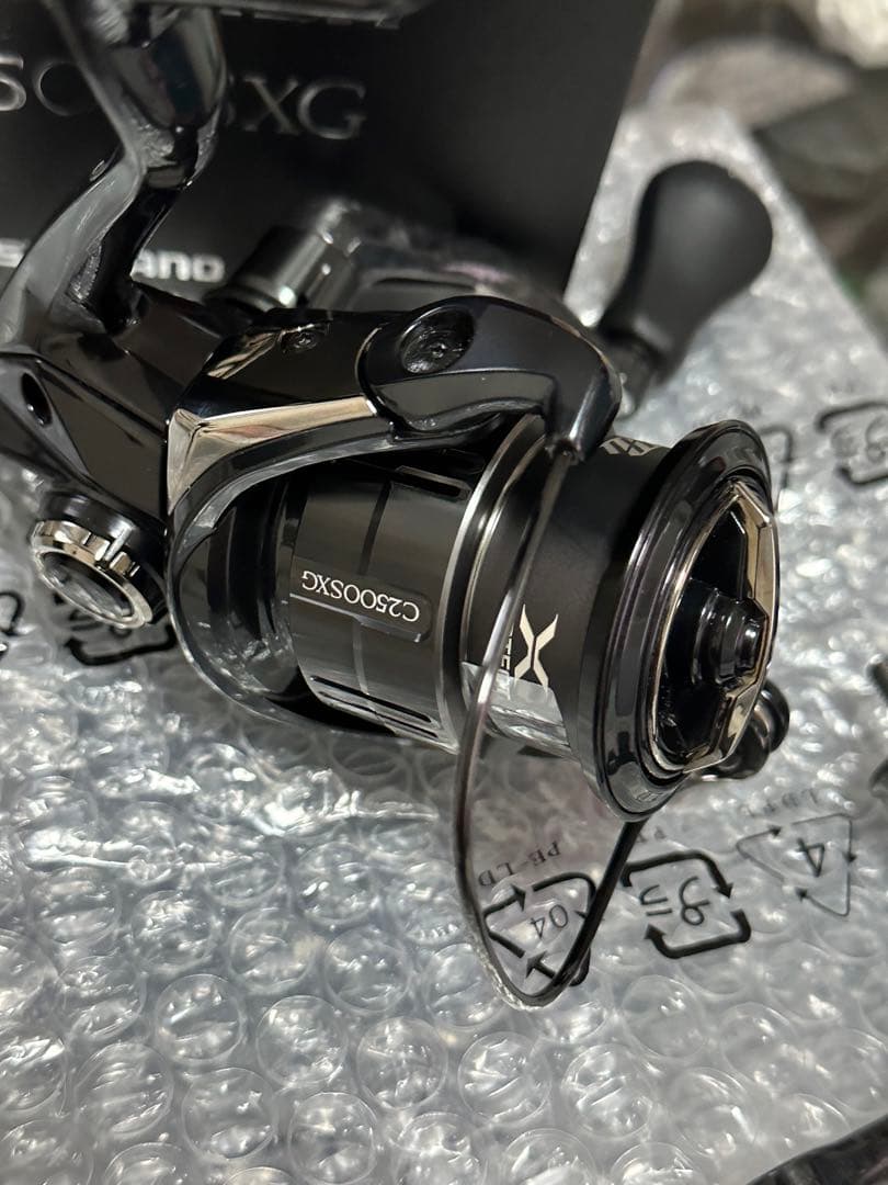 シマノ 19ヴァンキッシュ C2500SXG 極美品　ハンドル45ミリ50ミリ