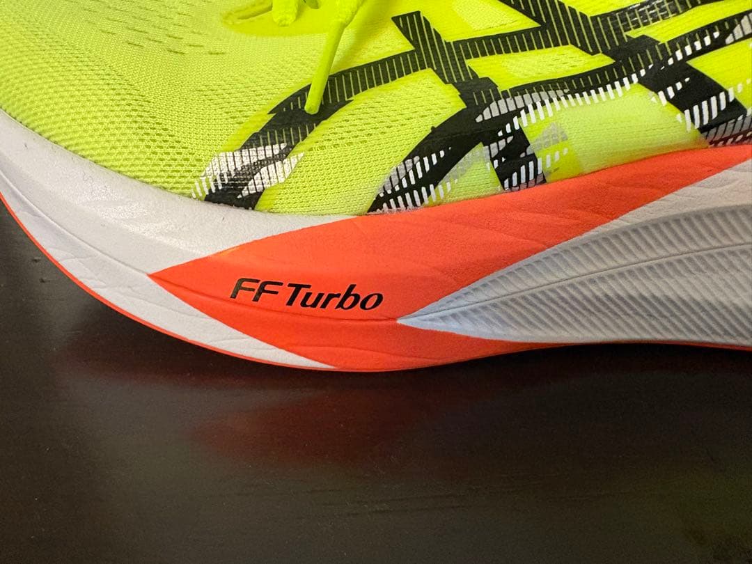 ASICS マジックスピード4 25.5㎝