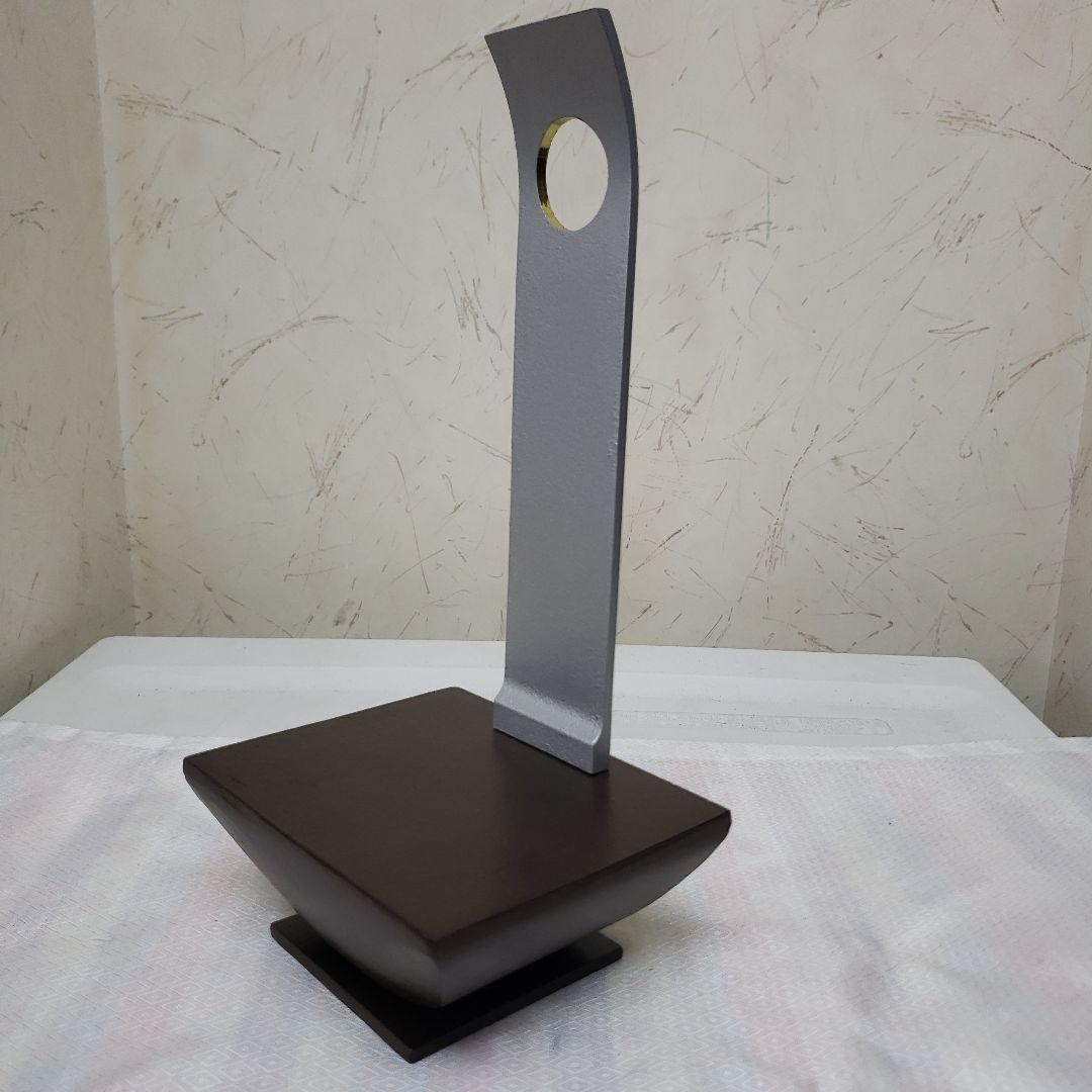 蔵出し特価モダン飾り台金属製２６cm　１３×１０cm　約2,5kg