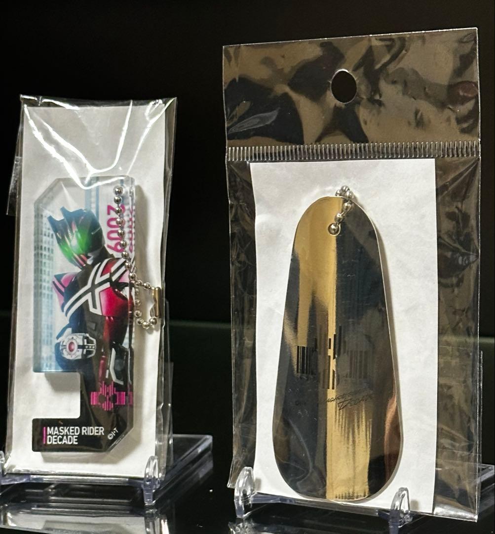 【激レア】仮面ライダーディケイド　メタル靴ベラチャーム　/アクリルスマホスタンド