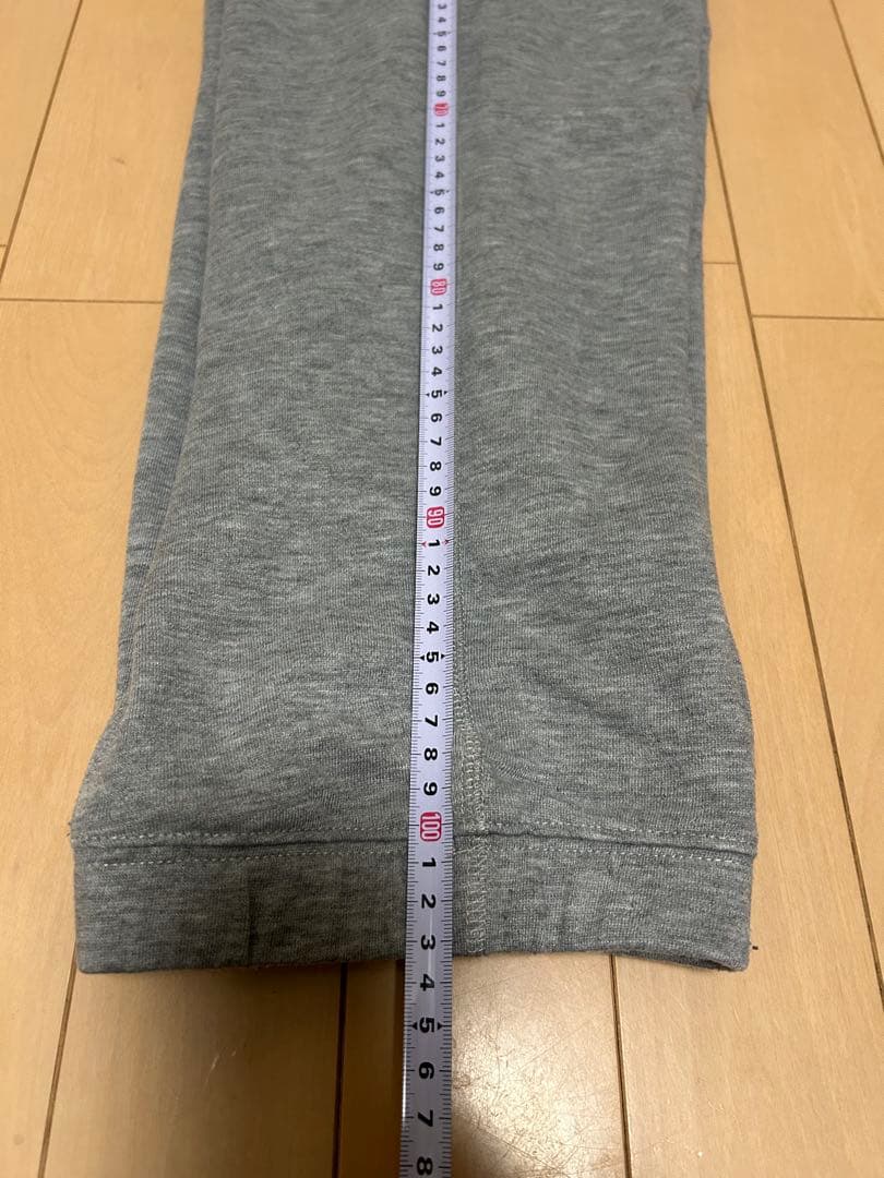 UNDER ARMOUR ジャージグレー セットアップ　上XL下LG。