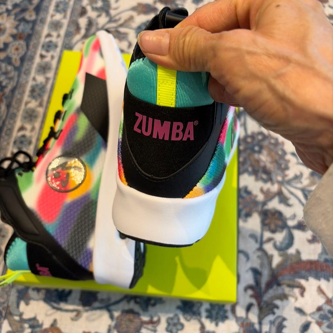 新品！ズンバシューズ7(24センチ)ZUMBA