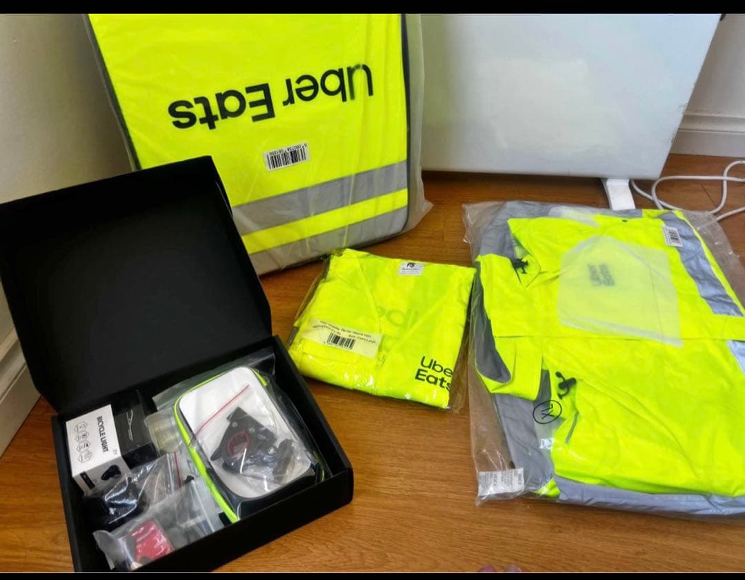 Uber Eats ジャケットセット※バックは付きません❌