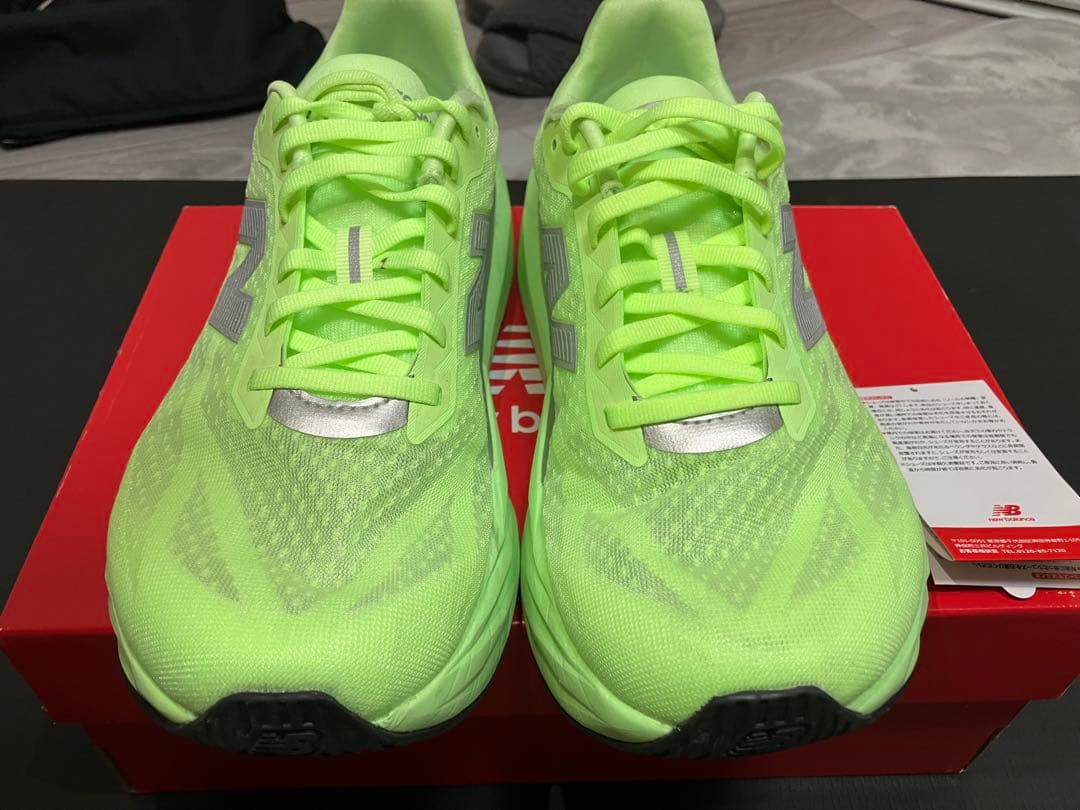 【限定】New Balance FuelCell Rebel v5 28.5cm