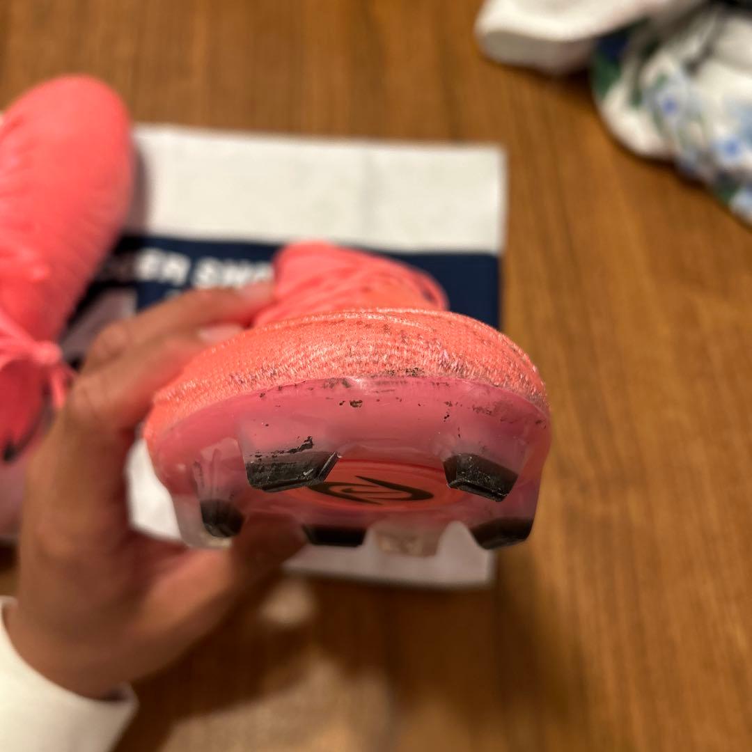 Nike サッカーシューズ ピンク FG