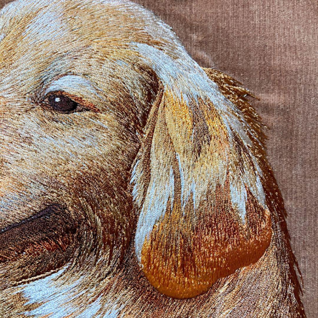 犬の刺繍画　ゴールデンレトリバー　額入り