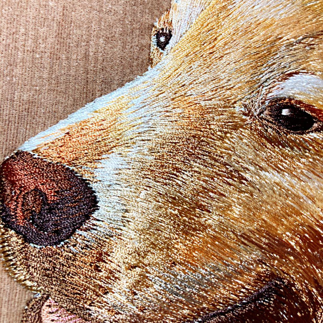 犬の刺繍画　ゴールデンレトリバー　額入り