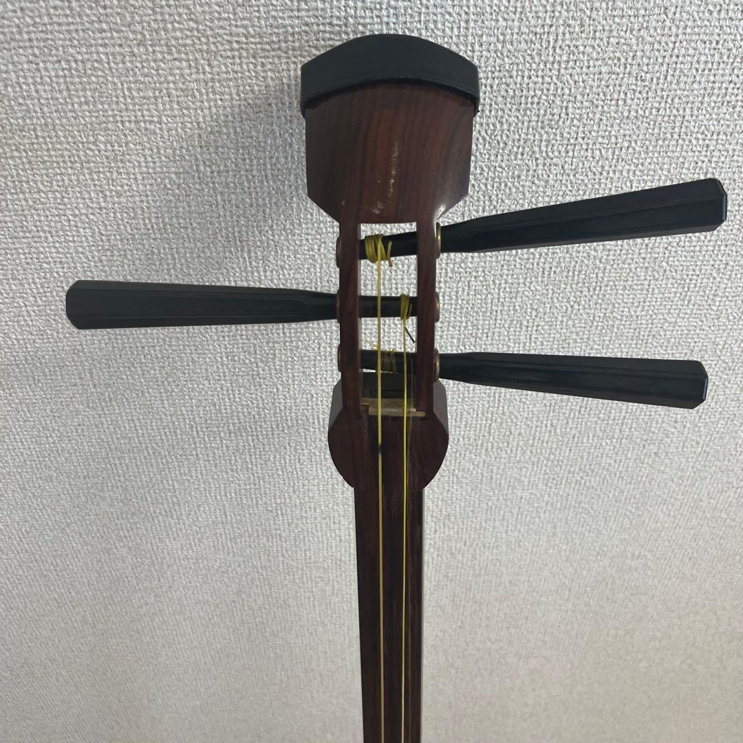 ✨【高級】三味線 中棹 紅木 丸打ち胴 付属品多数　 バチ　レザーケース付属✨