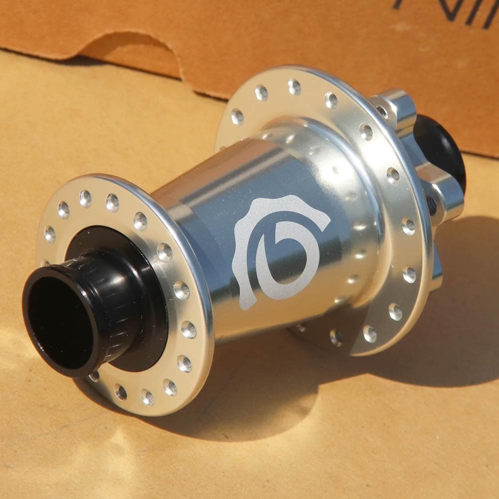 新品 ☆ industry nine ☆ フロントハブ ☆ 32H ☆ 20mm