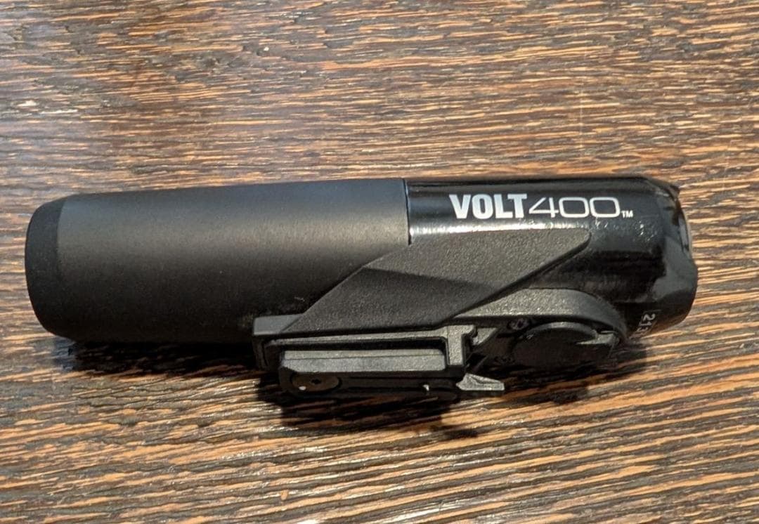 CATEYE VOLT400 充電式LEDライト 400ルーメン＋レックマウント