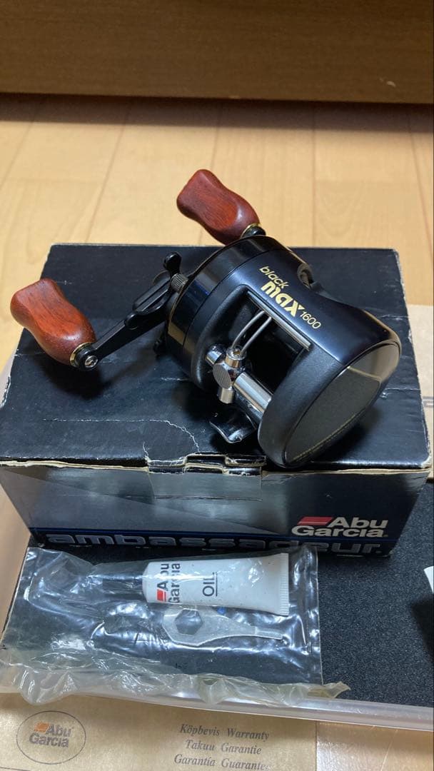 アブ　Black Max 1600C アブ　ハンドルウッドカスタム　未使用