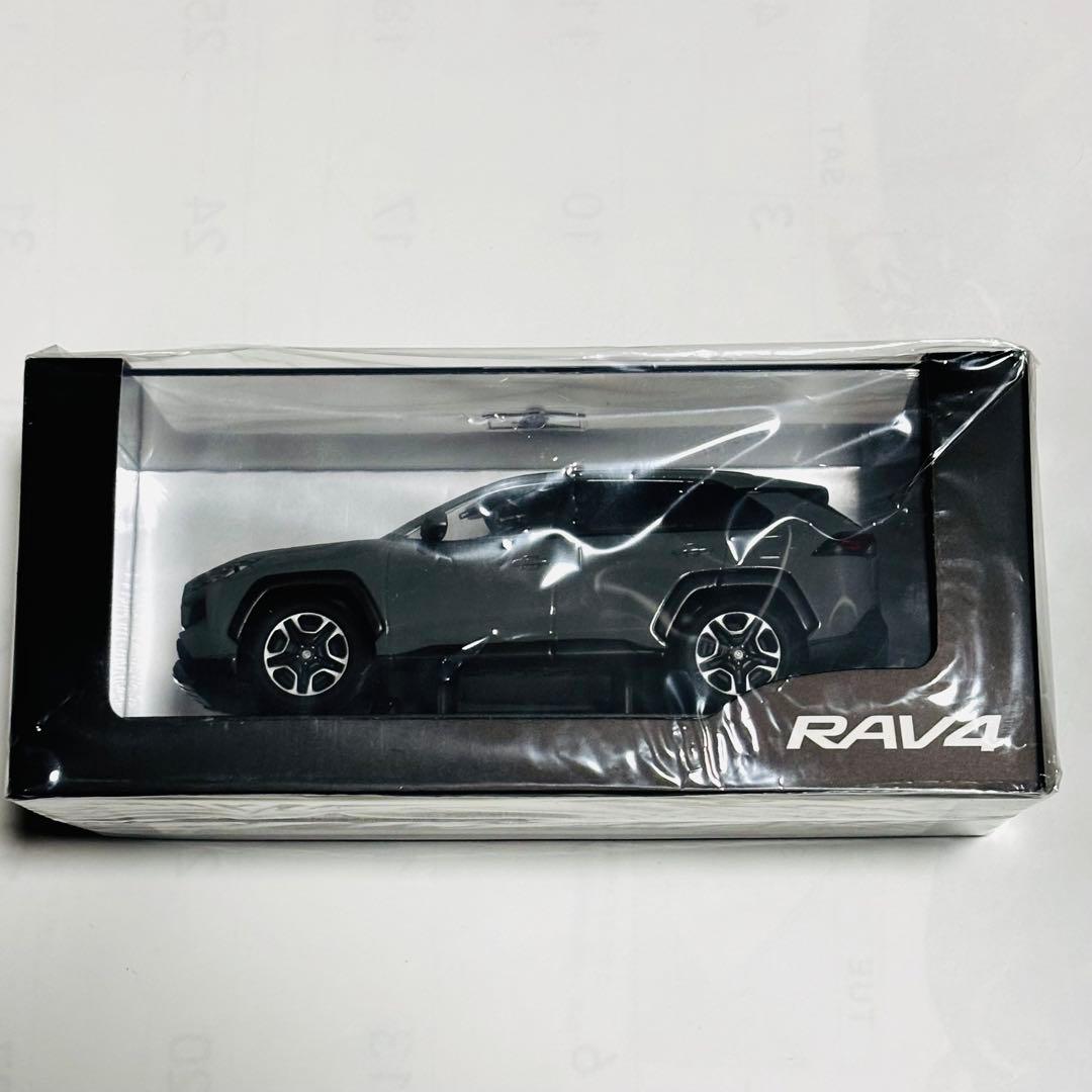 トヨタ RAV4 1/30 ミニカー アーバンカーキ 未開封 （前モデル）